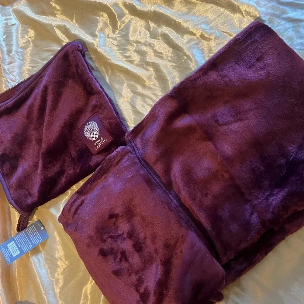 Vince Camuto vince camuto